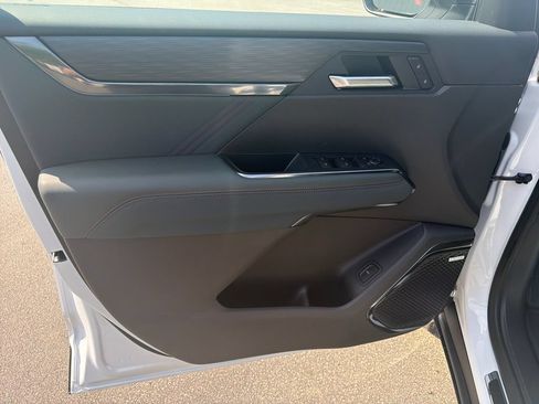 New 2026 GMC Acadia AT4 w/ LPO, All-Weather Package AWD/4WD image 11