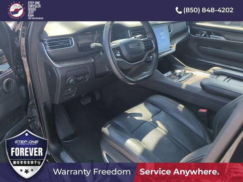Used 2024 Jeep Grand Wagoneer L 4WD image 10