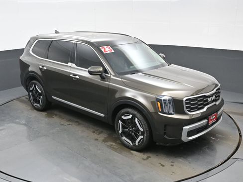Used 2024 Kia Telluride S image 36