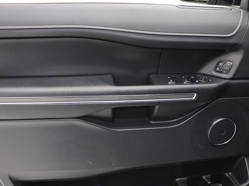 Used 2024 Ford Expedition Max XLT image 15