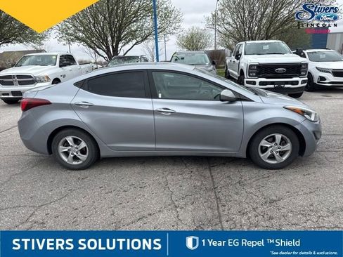 Used 2015 Hyundai Elantra SE image 3
