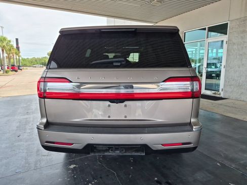 Used 2020 Lincoln Navigator Reserve w/ Luxury Package RWD image 9