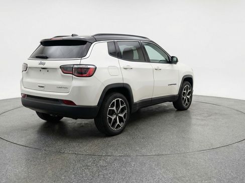 Used 2025 Jeep Compass Limited image 9