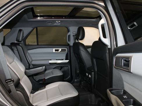 Used 2021 Ford Explorer XLT w/ Equipment Group 202A image 13