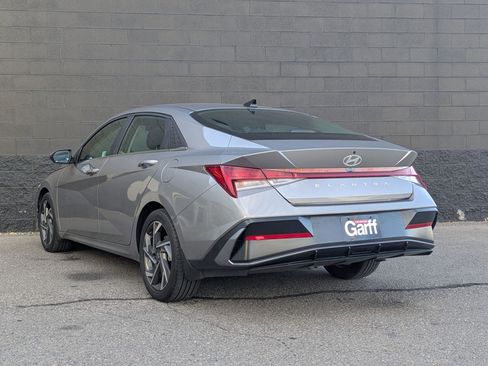 Used 2024 Hyundai Elantra SEL w/ Convenience Package image 7