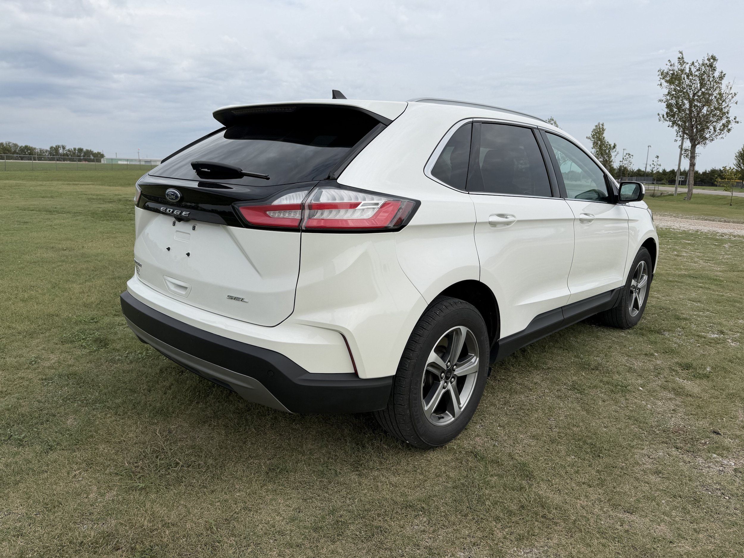 Used 2023 Ford Edge SEL w/ Convenience Package AWD/4WD image 3