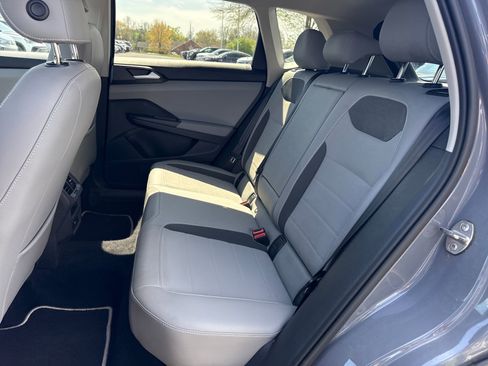 Certified 2023 Volkswagen Taos SE AWD/4WD image 26