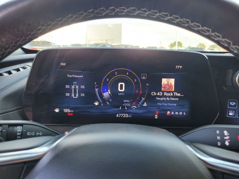 Used 2024 Chevrolet Traverse LT FWD image 25