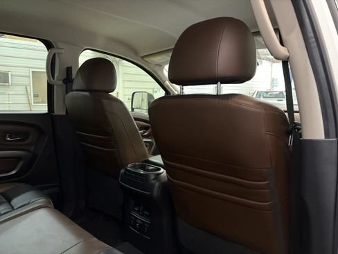 Used 2017 Nissan Titan Platinum Reserve AWD/4WD image 26