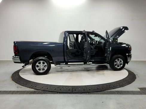 Used 2025 RAM 2500 Big Horn AWD/4WD image 17