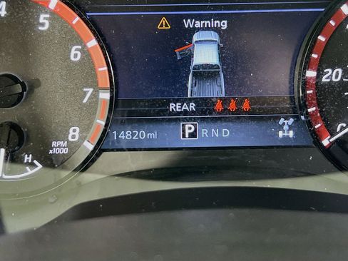 Used 2025 Nissan Frontier PRO-4X AWD/4WD image 12