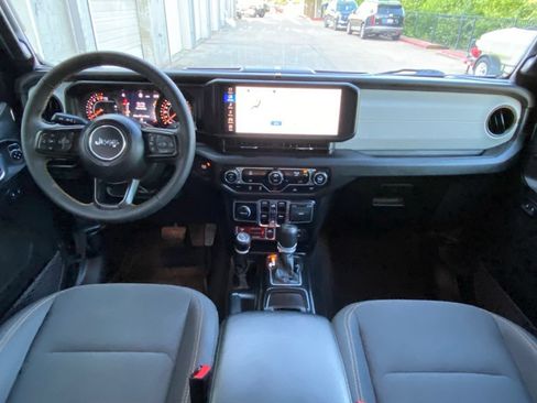 Used 2024 Jeep Gladiator Sport AWD/4WD image 28