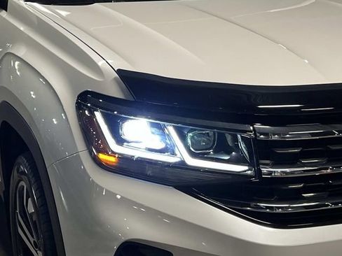 Certified 2023 Volkswagen Atlas Cross Sport SEL image 7