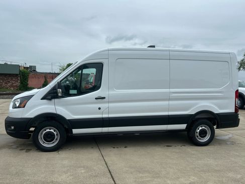 New 2026 Ford Transit 250 148 Medium Roof image 4
