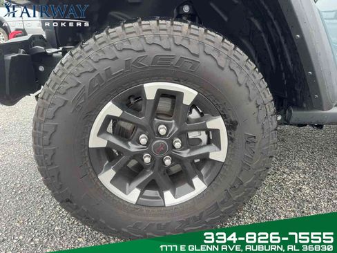 Used 2025 Jeep Gladiator Rubicon w/ Convenience Group image 30