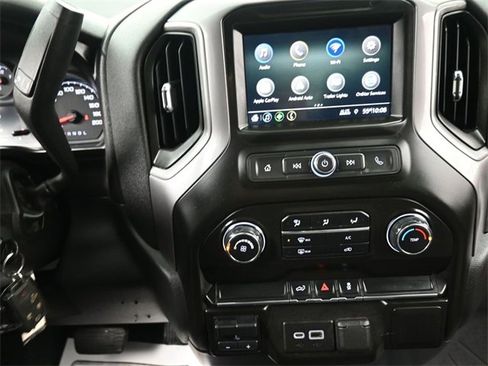 Used 2021 Chevrolet Silverado 1500 Custom image 10