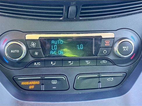 Used 2015 Ford Escape SE w/ Equipment Group 201A image 16