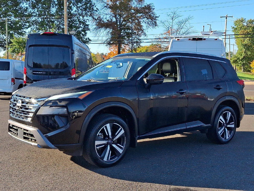 Certified 2025 Nissan Rogue SL w/ Tech Package AWD/4WD image 3