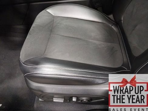 Used 2024 Jeep Grand Cherokee Altitude image 3