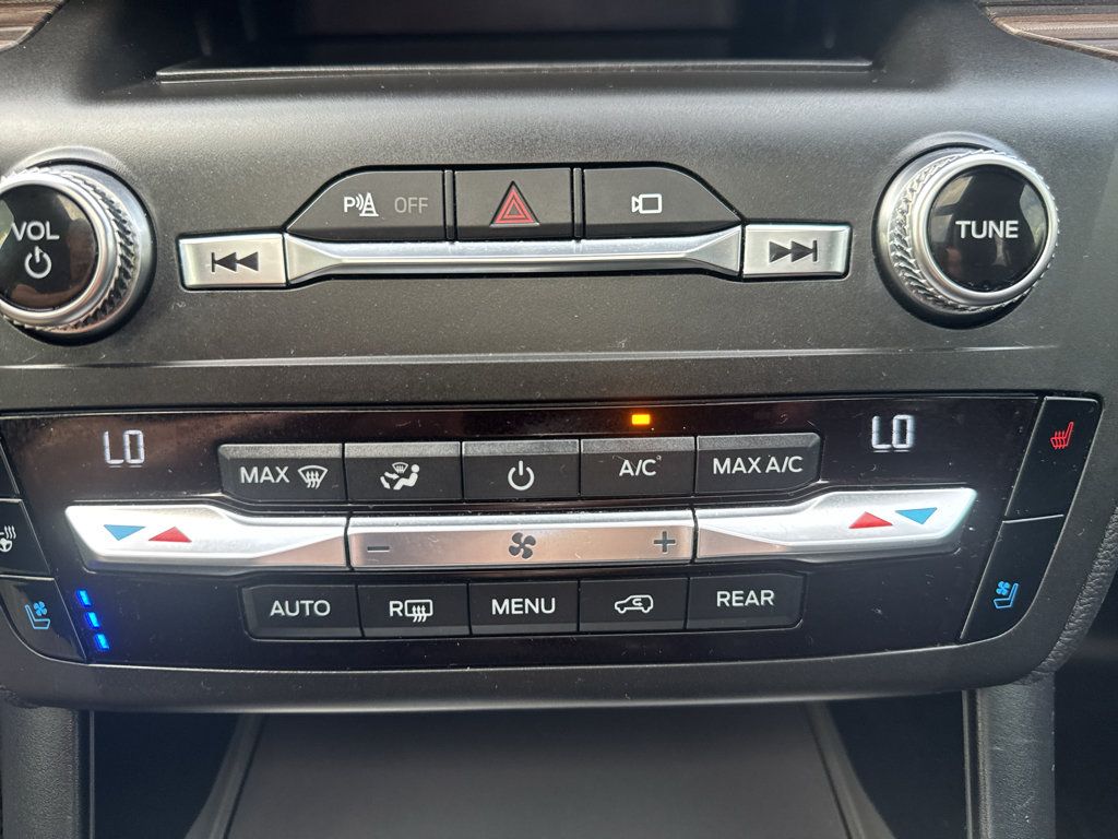 Used 2020 Ford Explorer Limited AWD/4WD image 16