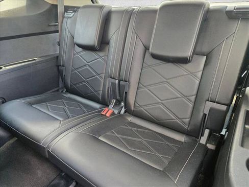Used 2025 Volkswagen Atlas SE FWD image 19