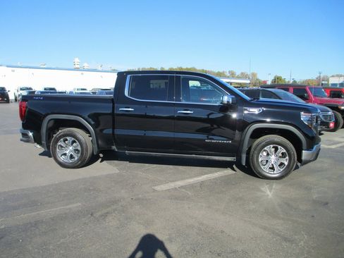 Certified 2025 GMC Sierra 1500 SLT w/ SLT Convenience Package image 4
