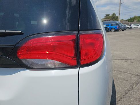 Used 2023 Chrysler Voyager LX FWD image 34