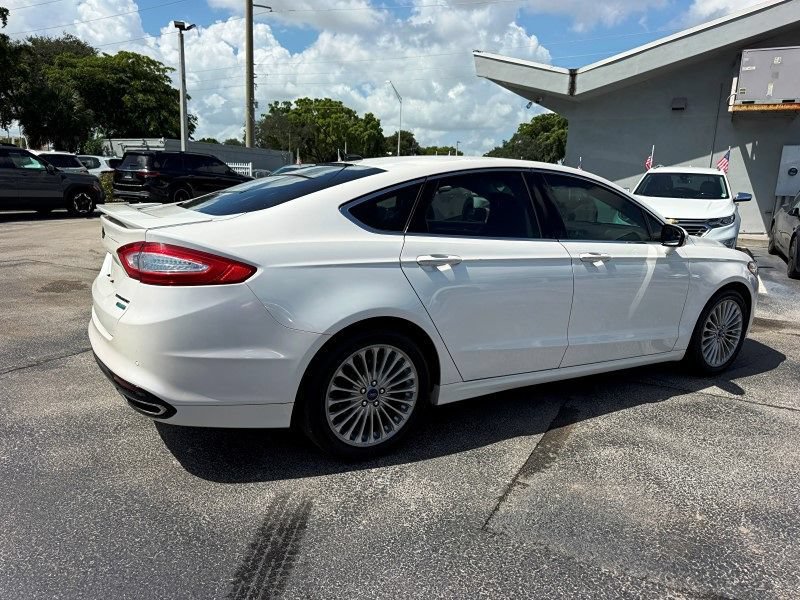Used 2016 Ford Fusion Titanium FWD image 5