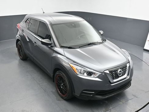Used 2020 Nissan Kicks S image 29