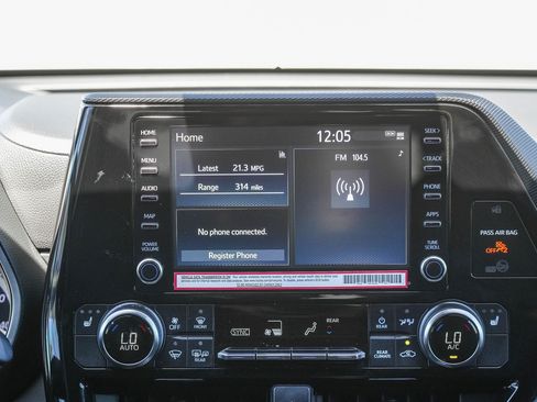 Used 2022 Toyota Highlander XSE FWD image 14
