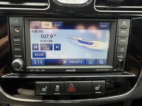Used 2011 Chrysler 200 Limited FWD image 15