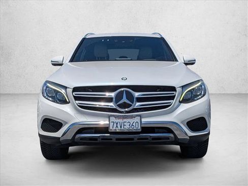 Used 2017 Mercedes-Benz GLC 300 4MATIC image 2