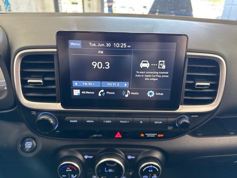 Used 2025 Hyundai Venue SEL FWD image 25