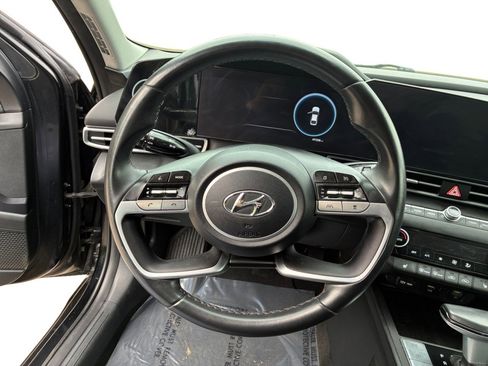 Used 2023 Hyundai Elantra SEL w/ Convenience Package FWD image 14