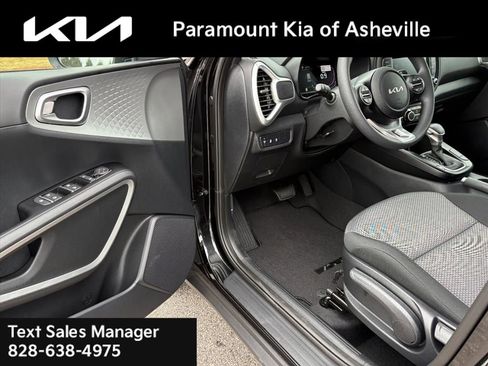 New 2025 Kia Soul LX image 14