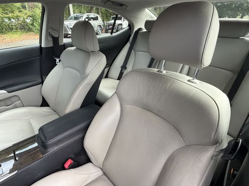 Used 2012 Lexus IS 350 w/ Premium Pkg Value Edition RWD image 18