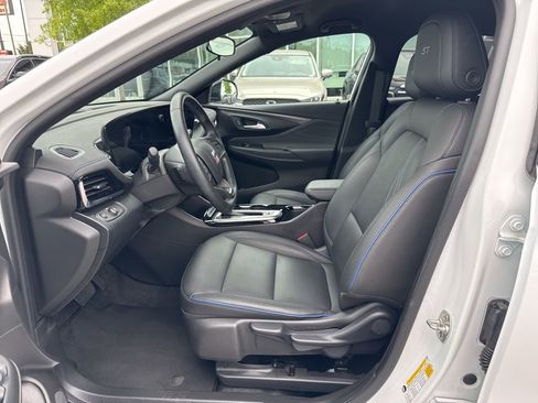 Used 2025 Buick Envista Sport Touring FWD image 13