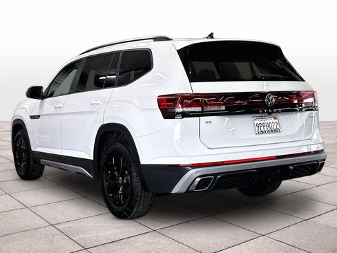 Used 2024 Volkswagen Atlas Peak Edition SE AWD/4WD image 7