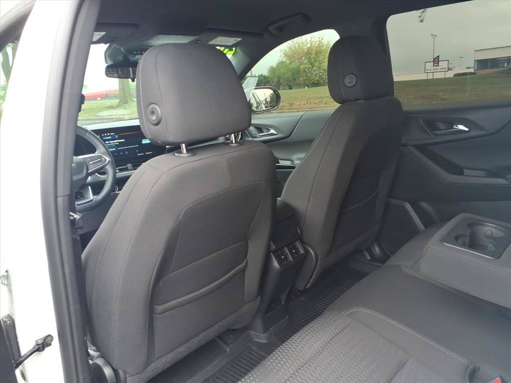 Used 2025 Chevrolet Equinox LT AWD/4WD image 25