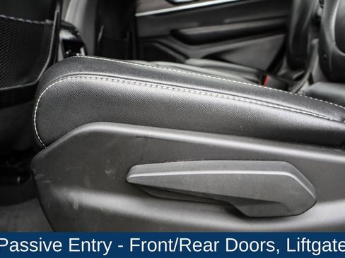 Used 2024 Jeep Grand Cherokee L Limited w/ Luxury Tech Group II image 13