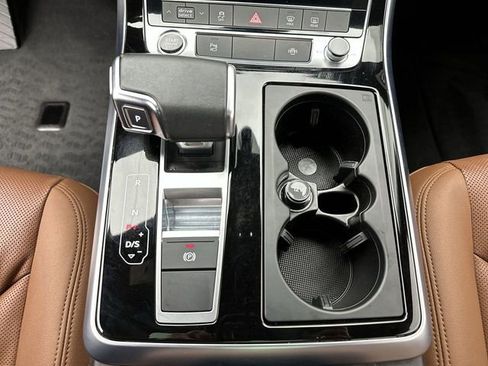 Used 2023 Audi Q8 Premium Plus image 19