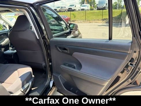 Used 2023 Toyota Highlander LE AWD/4WD image 14