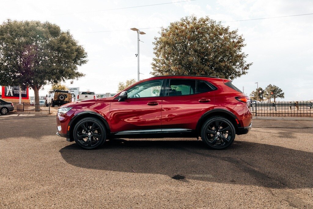 Used 2021 Buick Envision Essence w/ Sport Touring Package FWD image 4