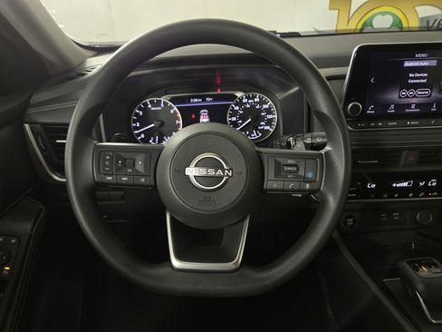 Used 2024 Nissan Rogue SV AWD/4WD image 13