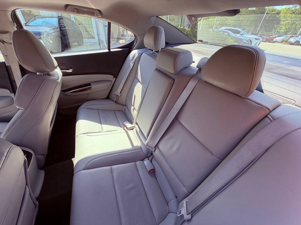 Used 2017 Acura TLX w/ Technology Package FWD image 11
