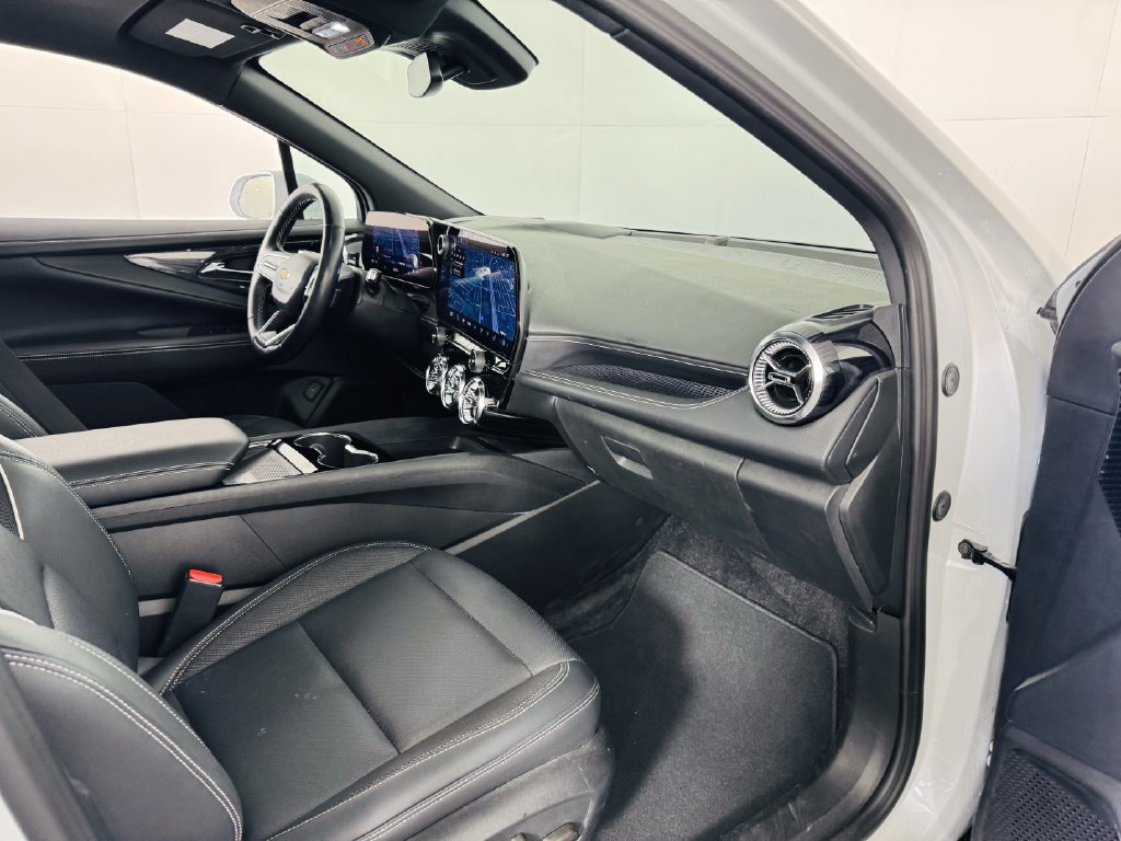 Used 2024 Chevrolet Blazer EV LT AWD/4WD image 31