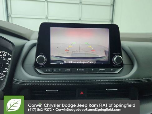 Used 2023 Nissan Rogue SV image 25