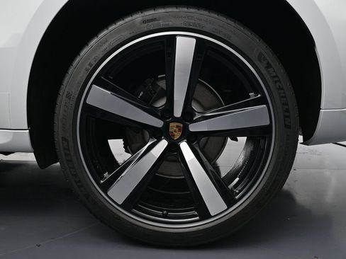 New 2026 Porsche Macan image 26