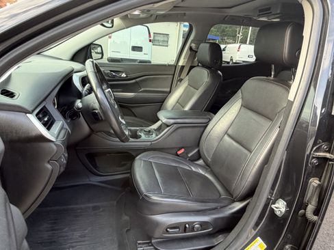 Used 2020 GMC Acadia SLT FWD image 13