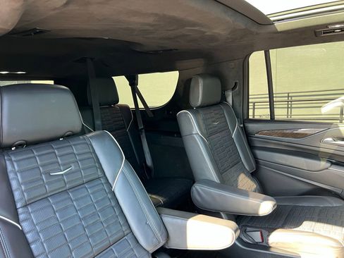 Used 2024 Cadillac Escalade ESV Premium Luxury Platinum image 77